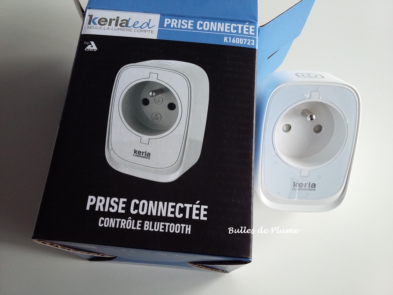 Bulles de Plume Ampoule et Prise connectée Keria LED by AWOX