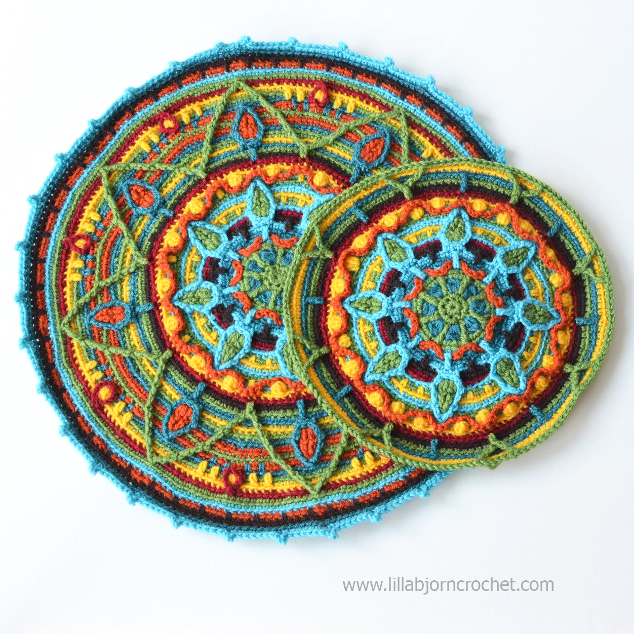 Overlay Crochet Mandala by Lilla Bjorn Crochet (lillabjorncrochet.com)