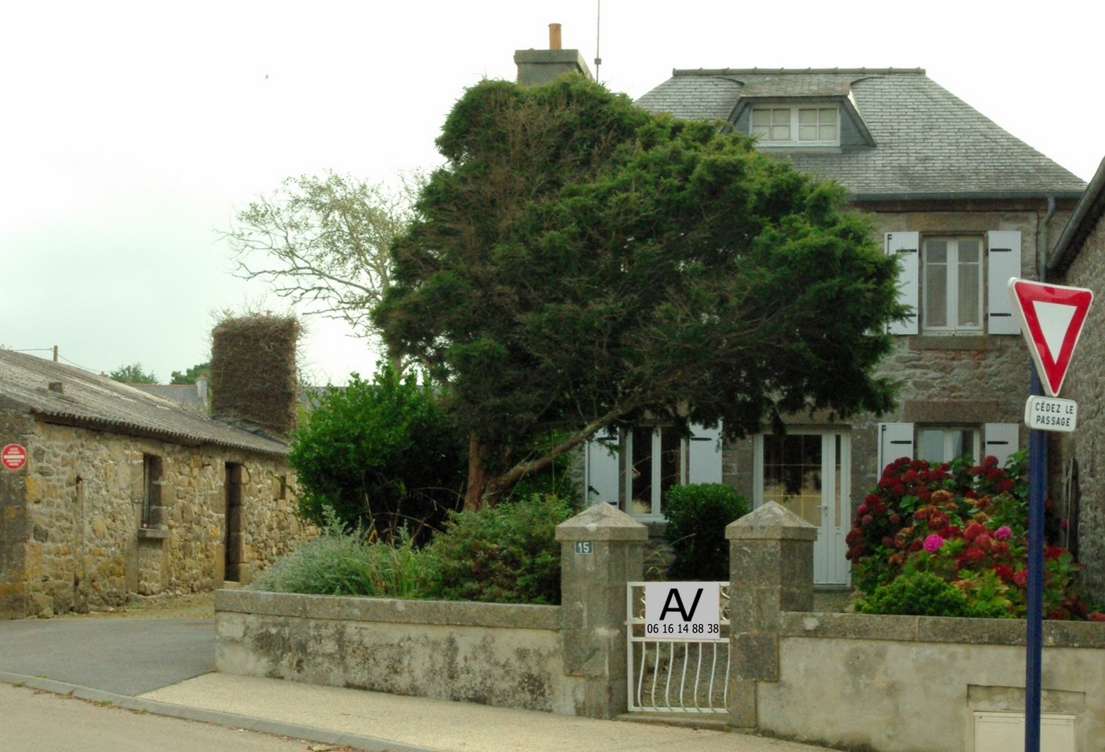 Porspoder Bretagne (29) FRANCE: MAISON a vendre 15 place de l'église ...