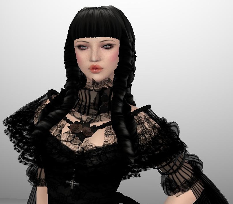 Alter Egos: Gothic Lolita Look