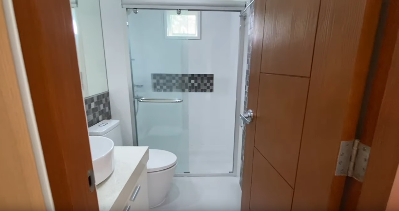 9 Photos vs. Alluring Crisp House In Quezon City Interior Design Tour