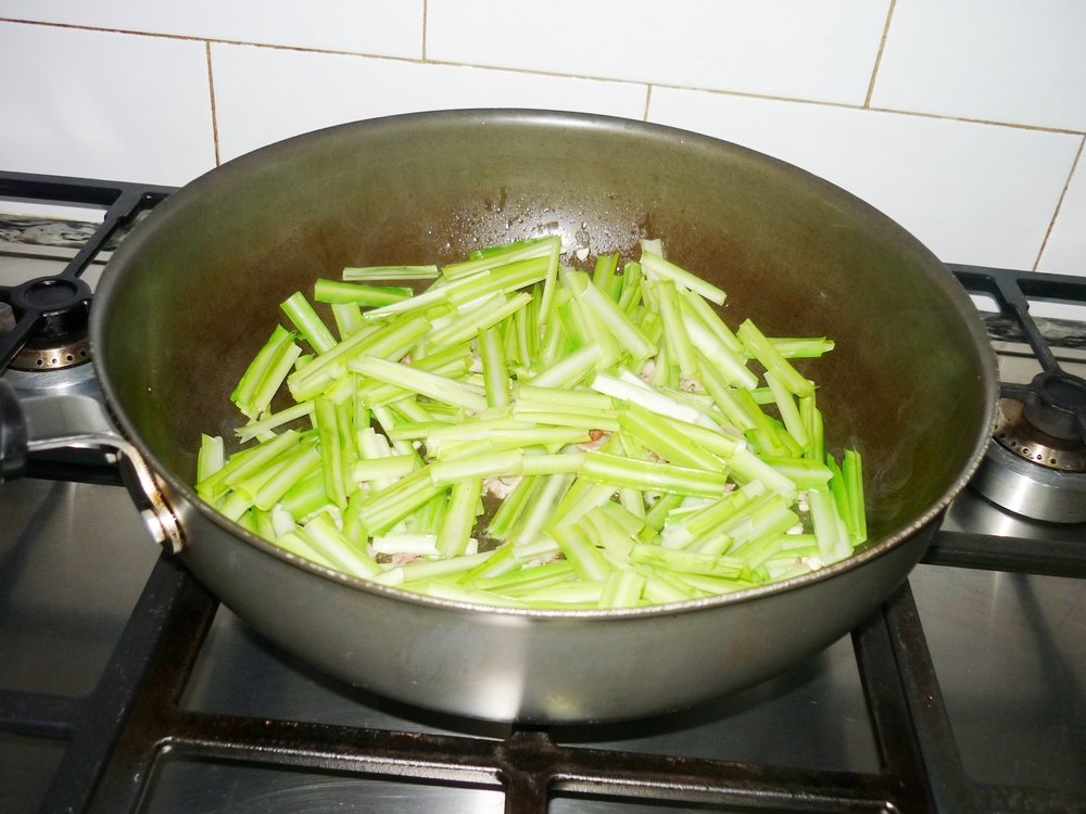 aunty celia's family meals Stir fried green dragon vegetable (青龙菜
