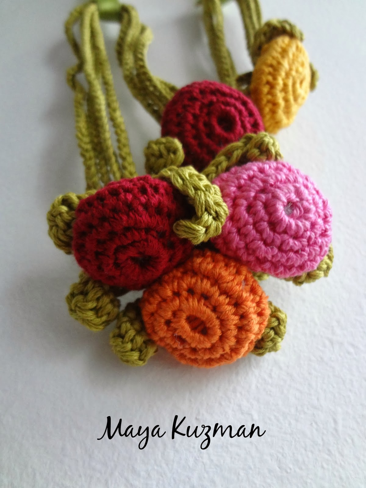 Little Treasures: Crochet Button Necklace Pattern