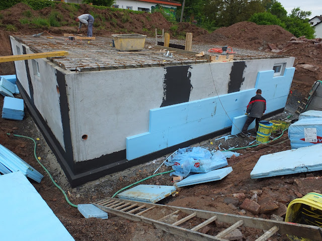 Bautagebuch Hassenroth: Keller Teil 4, Perimeterdämmung, Treppe