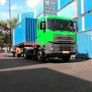 Zona Irit BBM Truck Isuzu Giga FVM 285ps Dan Truck UD Quester
