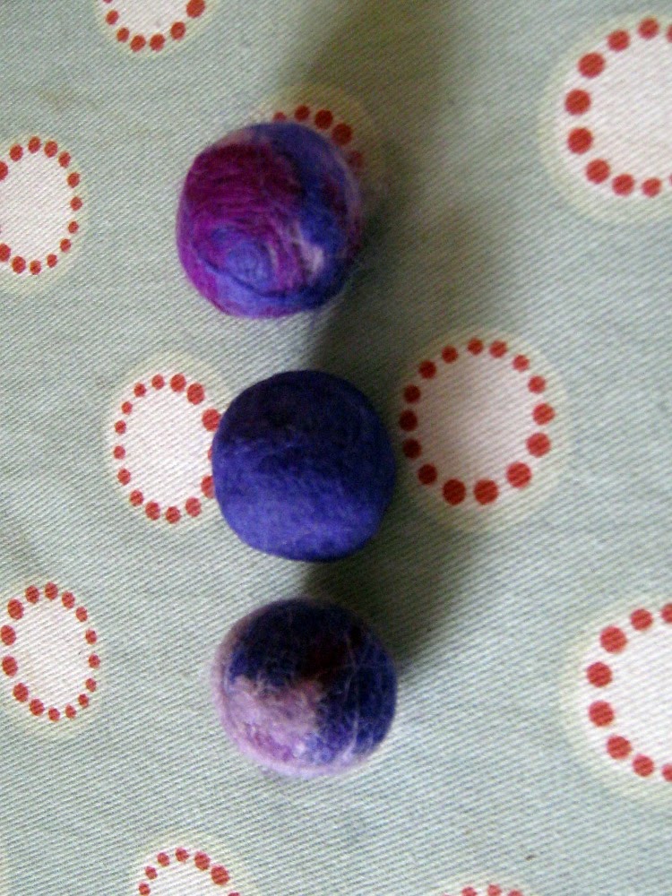 RosMadeMe Felt Up? A felt beads tutorial