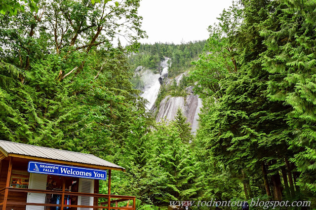 Shannon Falls in Squamish, British Columbia