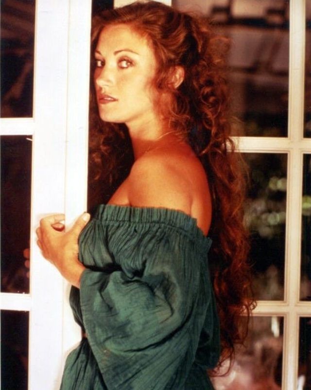 Glamorous Photos of Young Jane Seymour in the 1970s and Early 1980s ~ Vintage Everyday