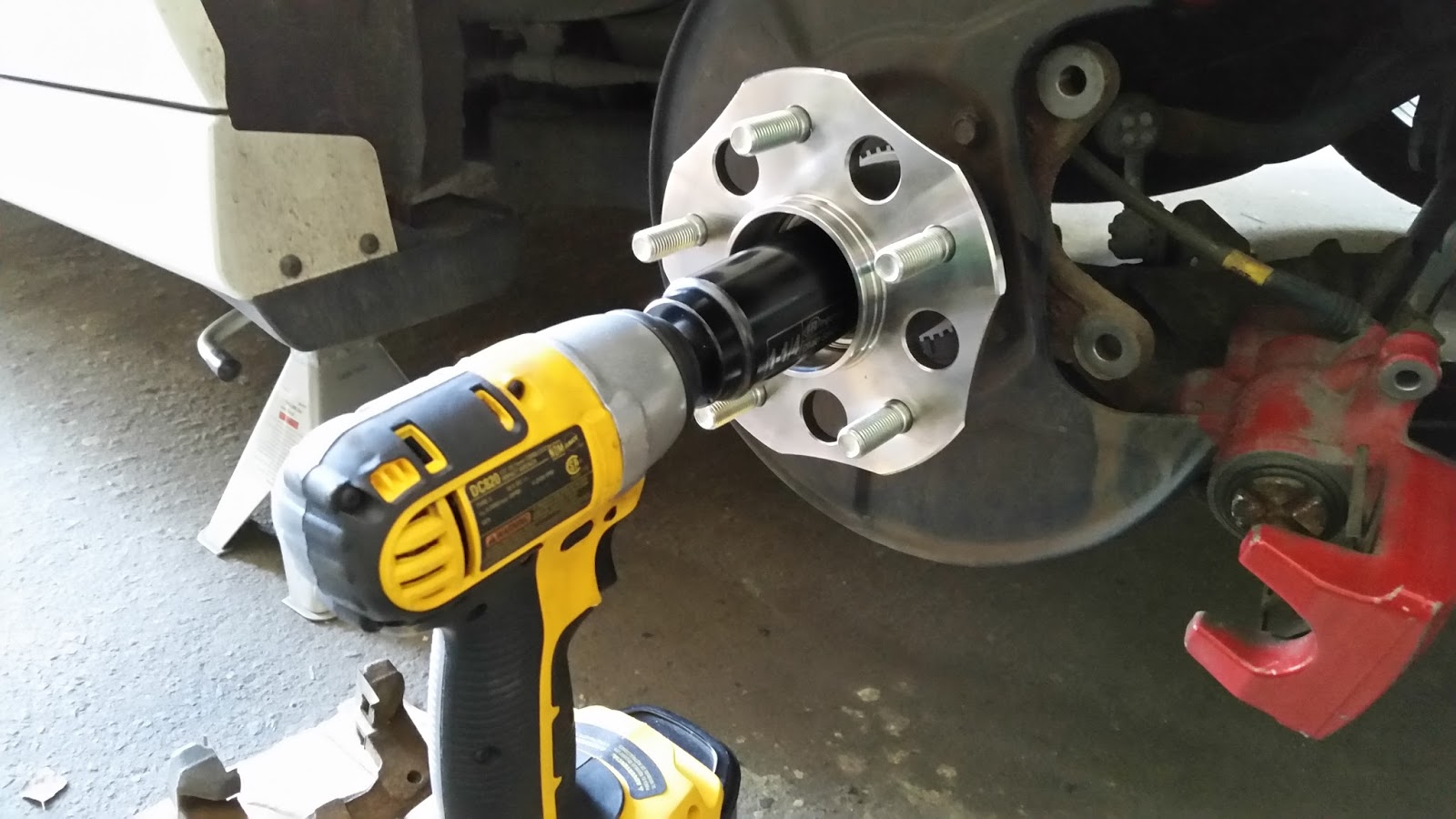 Acura RSX TypeS / Honda Integra DC5 DIY How to replace rear wheel