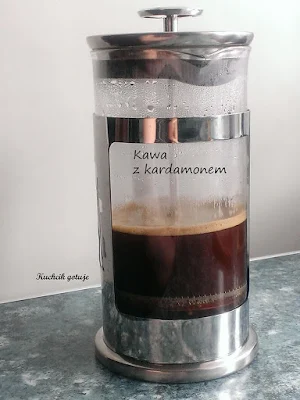 Kawa parzona z dodatkami