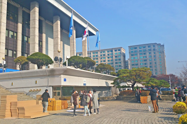 KBS Broadcasting at Yeouido Park KBS On Exhibition Hall | www.meheartseoul.blogspot.com