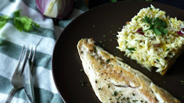 Lubina con ensalada de arroz y mango