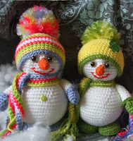 PATRON GRATIS MUÑECOS DE NIEVE AMIGURUMI