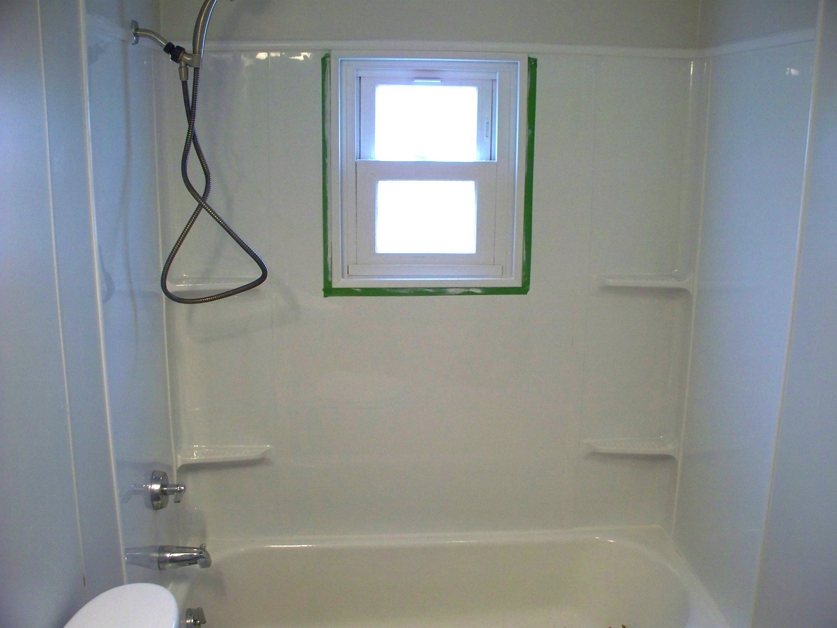 My DIY Remodel: Bathtub Surround Fun