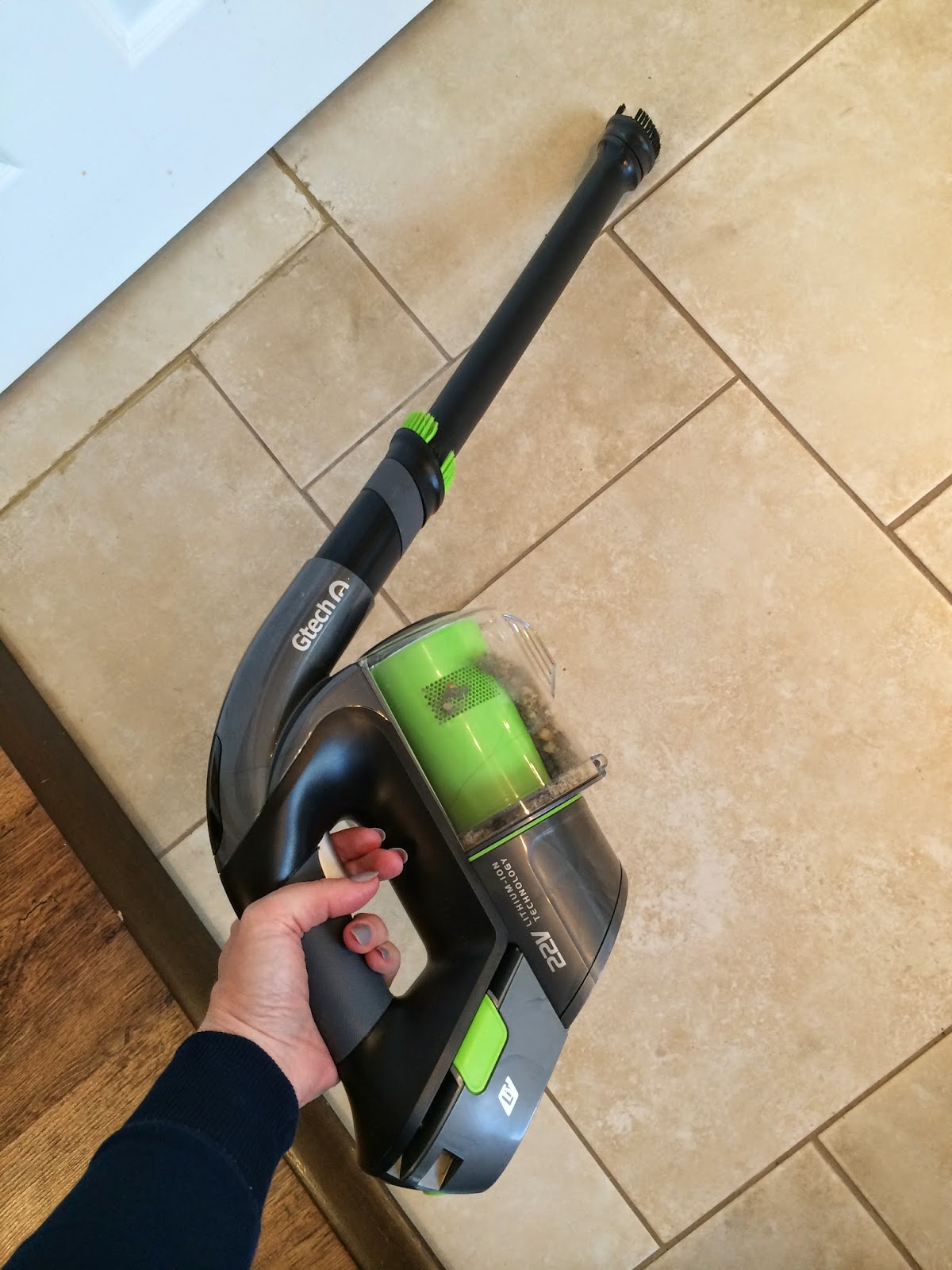 Mrs Bakes and Banter No More Wires with the GTech Air Ram K9