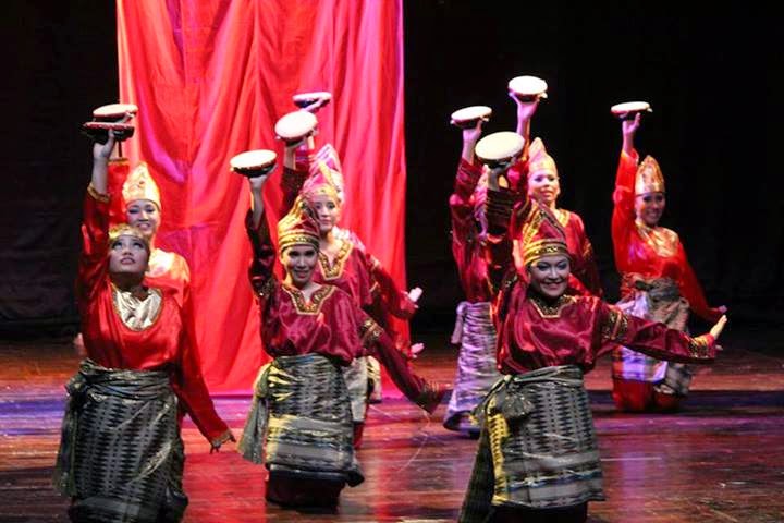 Tari Piring Berasal Dari Suku Aneka Seni dan Budaya Tari Piring Berasal Dari Suku Aneka Seni dan Budaya