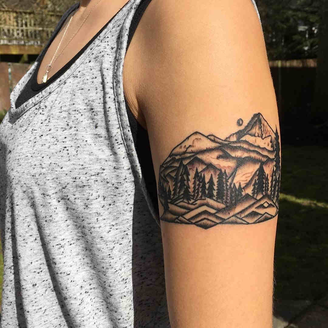 Tatuaje con excursionista