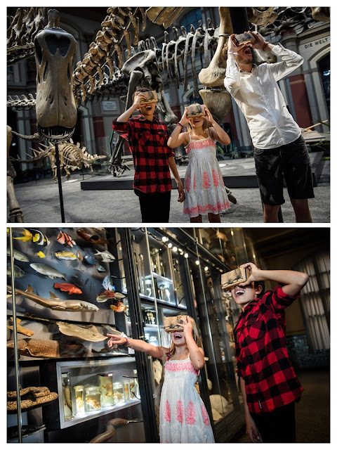 Zwei Fotos von Kindern in einer Ausstellung, die Cardboards ausprobieren