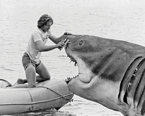 Amazing behind the scenes photos from the making of the film Jaws 1975 - 74
