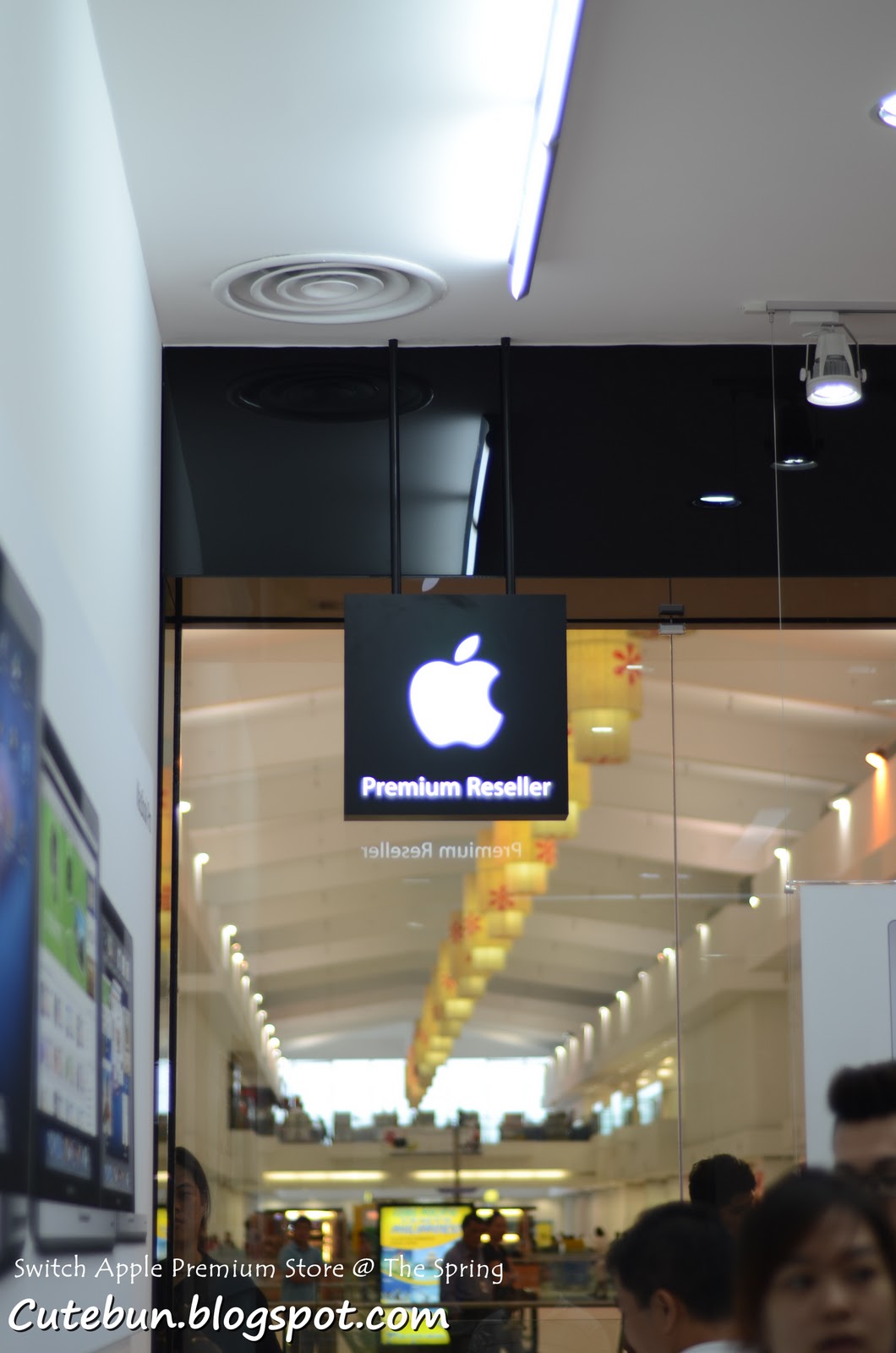 Switch Apple Premium Store now The Spring Kuching!