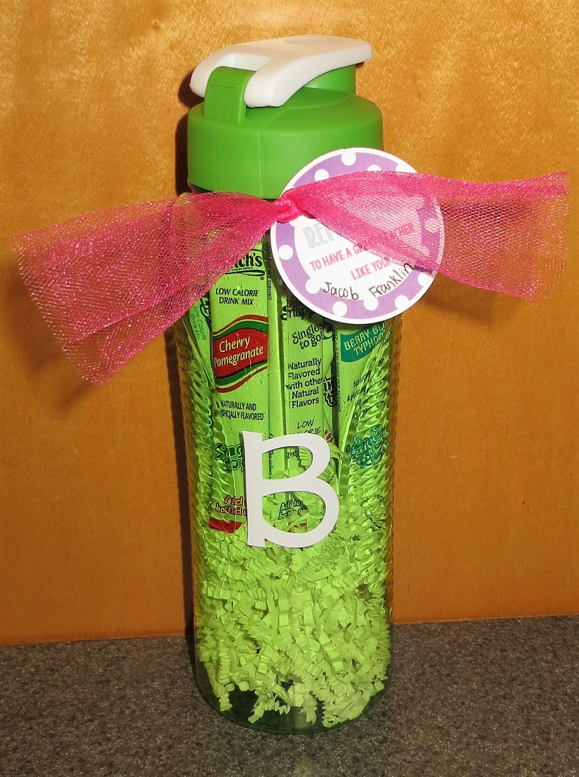 Room Mom Extraordinaire: Water Bottle Teacher Gifts