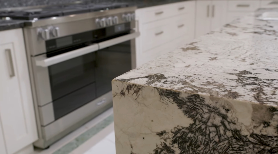 Tour 5358 Kensington Crescent, West Vancouver vs. 73 Interior Design Photos