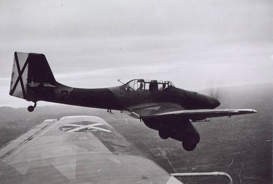 Junkers_Ju_87A_with_Spanish_rebel_markings.jpg