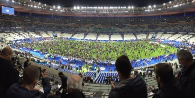 Η ΝΕΑ ΕΚΠΟΜΠΗ ΟΙ ΧΡΗΣΤΕΣ ΑΠΟΨΕ 15/11/2015 ΜΙΛΑΕΙ ΓΙΑ ΤΟ ΧΤΥΠΗΜΑ ΣΤΟ ΠΑΡΙΣΙ ΚΑΙ ΤΗΝ ΑΓΑΠΗ ΣΤΑ ΕΘΝΙΚΑ ΣΥΜΒΟΛΑ  