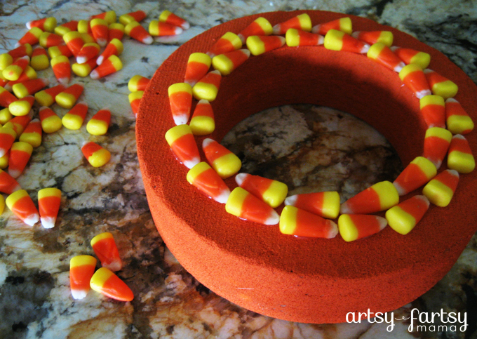 Candy Corn Wreath at artsyfartsymama.com #Halloween #wreath