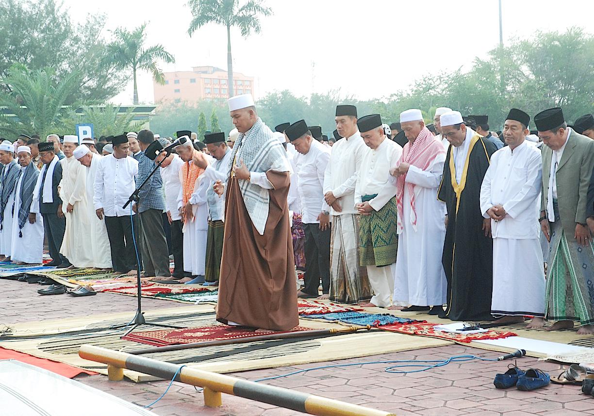 Gambar Sholat Idul Fitri Adab Tata Cara Bacaan Doa Niat Sholat Sunnah Ied Idul Fitri Lengkap