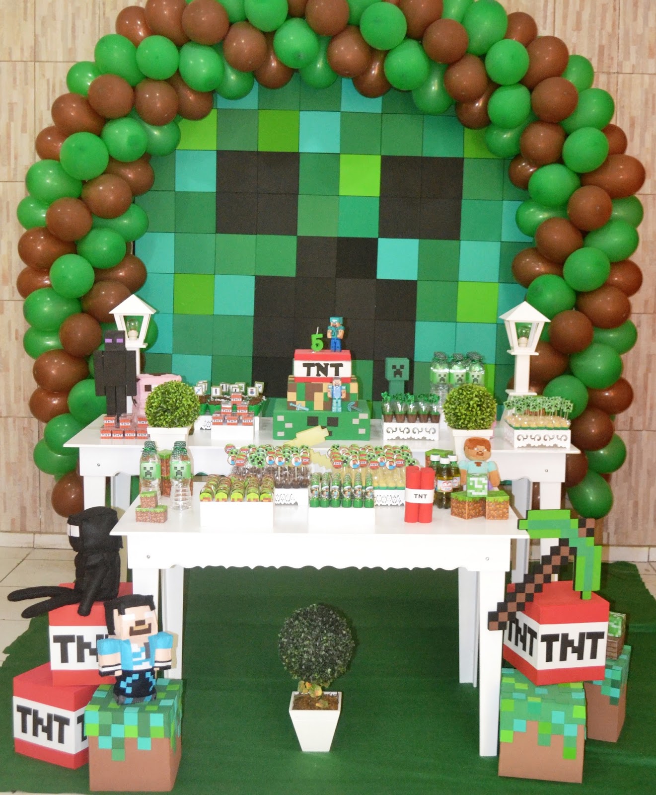 Bolo do Minecraft: + 40 fotos e dicas para festa infantil  Decoração de  bolo infantil, Bolo festa infantil, Bolo minecraft