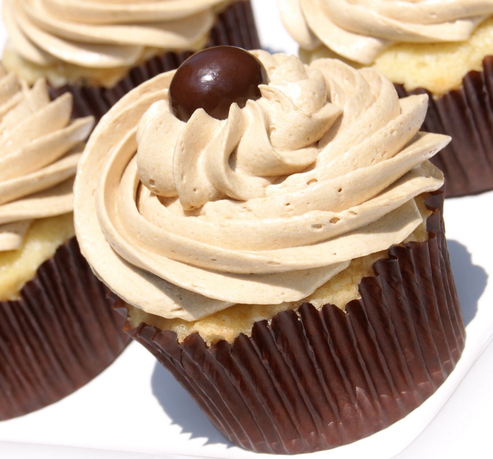 Coffee Cake Cupcakes Recipe — Dishmaps