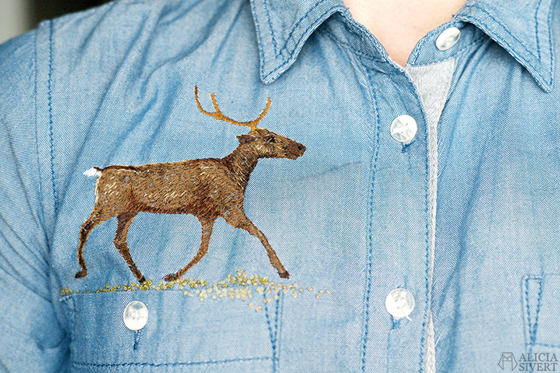 Reindeer embroidery on shirt, by Alicia Sivertsson. aliciasivert alicia sivert fritt broderi brodera skapa skapande kreativitet konst textilhantverk hantverk handgjort textilkonst textil konst brodera på skjorta kläder tröja sy sömnad franska knutar schattérsöm french knots free hand embroidery needlework on shirt textile art handicraft craft reindeer ren