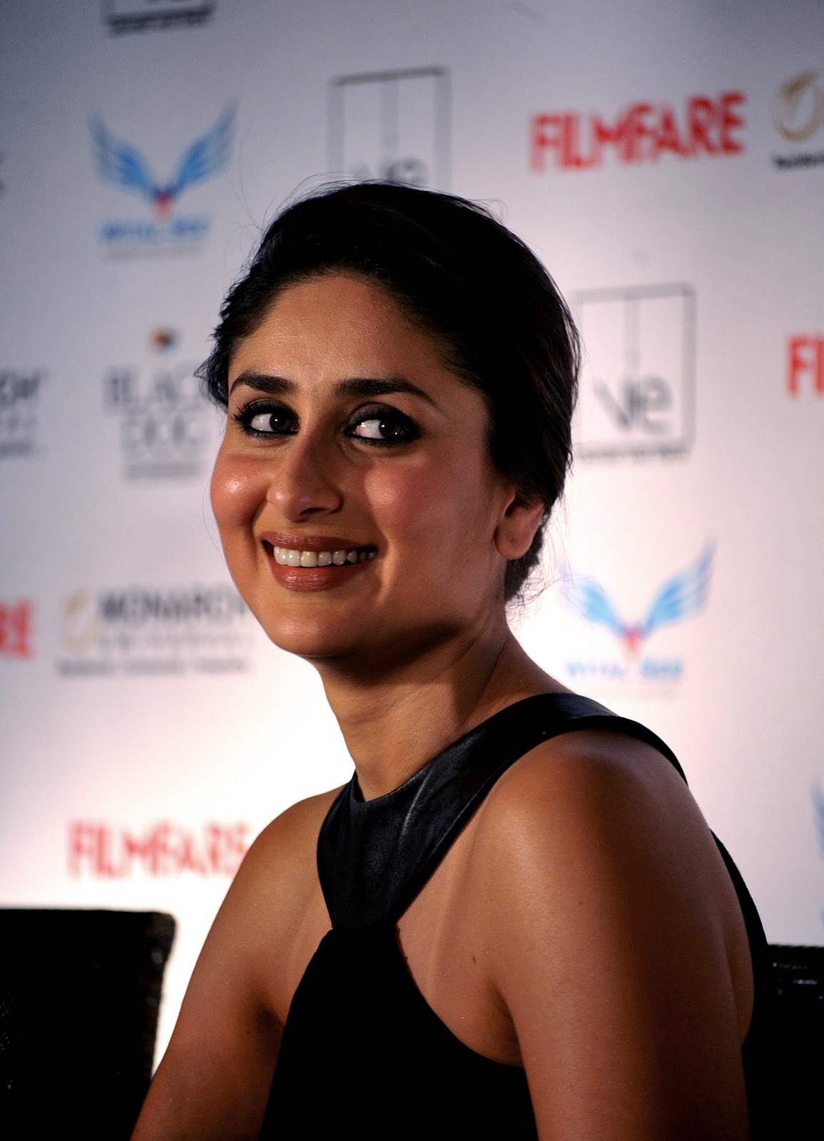 High Quality Bollywood Celebrity Pictures Kareena Kapoor Hot At The Filmfare Magazine Launch