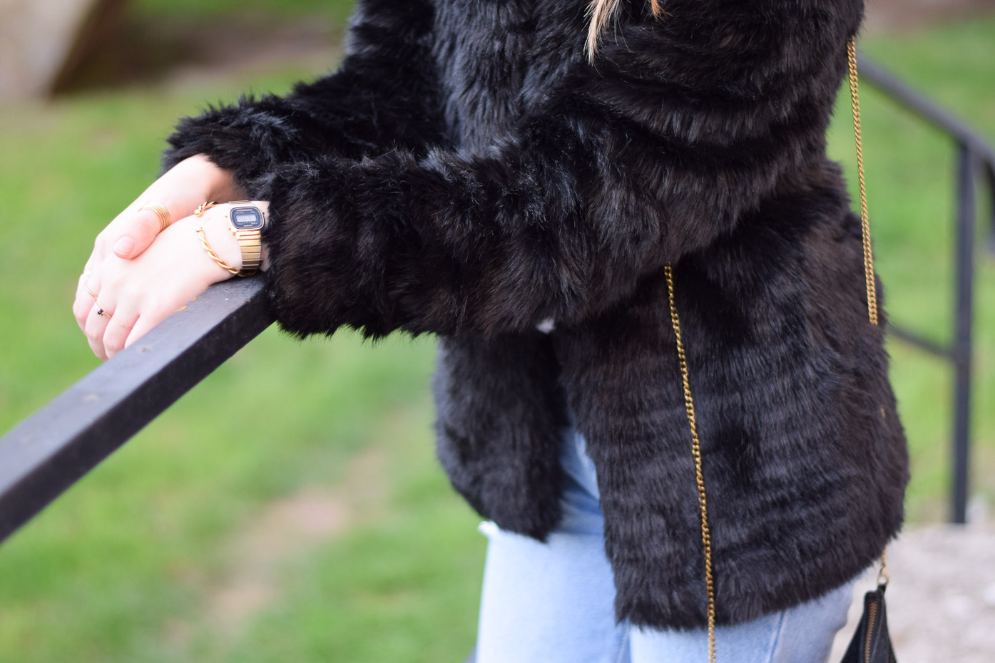faux fur fourrure coat pimkie lyonnaise lyon jean destroy Asos adidas superstar autumn fall look outfit laetitia snd