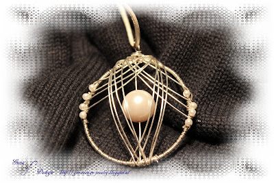 PendantDream Catcher from wire and beads by Gunadesing