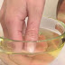 وضع يديه فى الماء والخل 3 مرات فى اليوم وكانت النتيجه مذهله .. لو علمت لفعلت مثله !!!