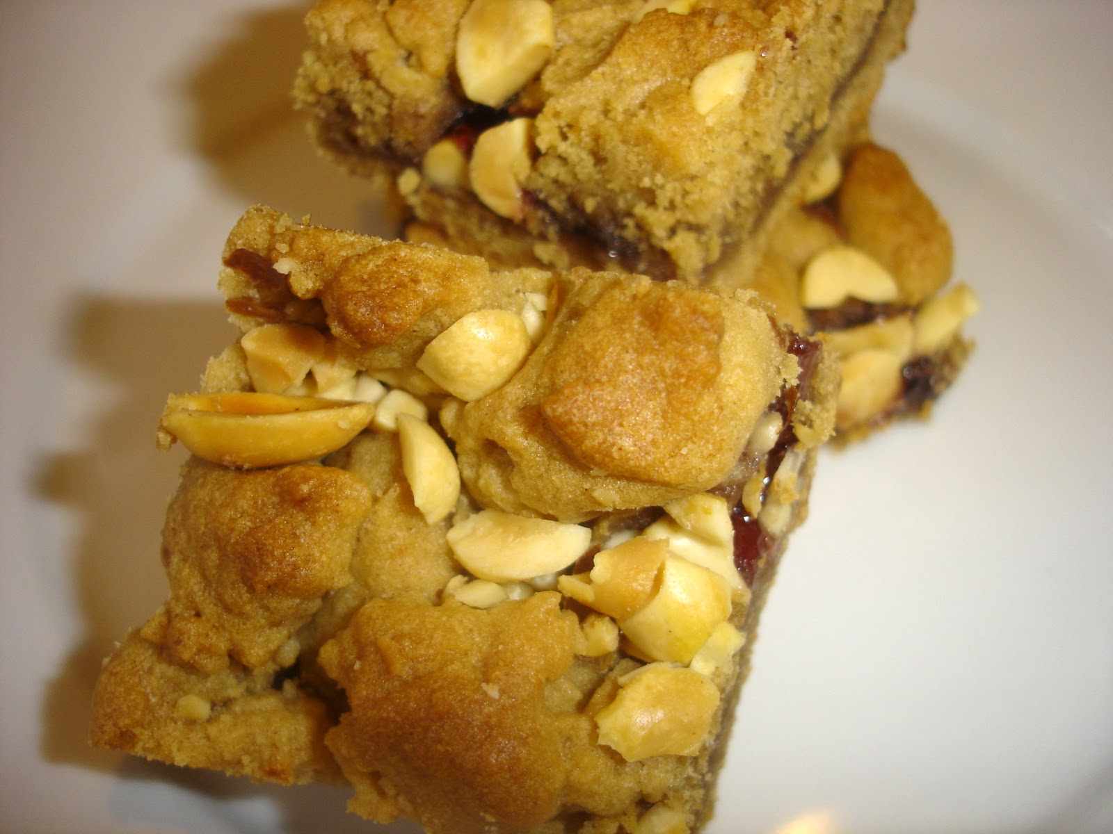 Mom's Cooking Club Peanut Butter and Jelly Bars