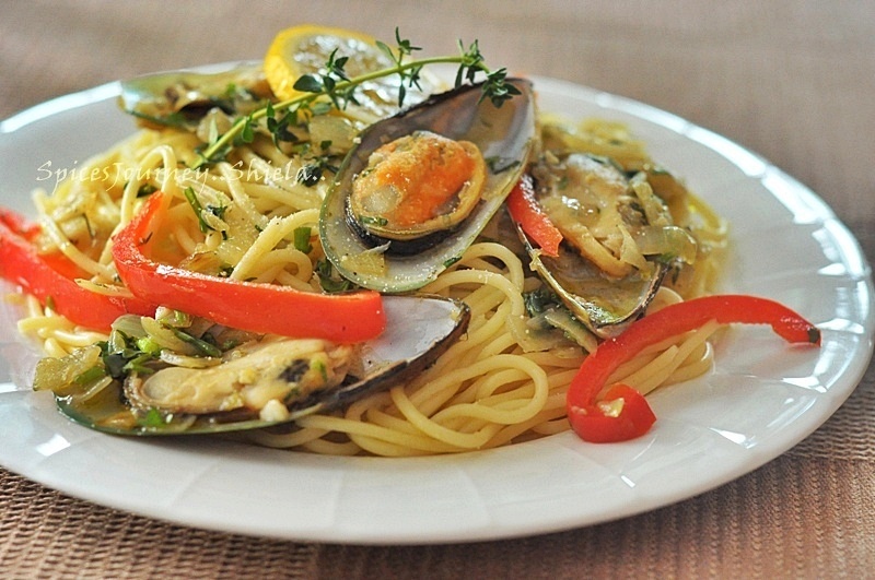 Spices Journey Spaghetti AGLIO OLIO with MUSSELS