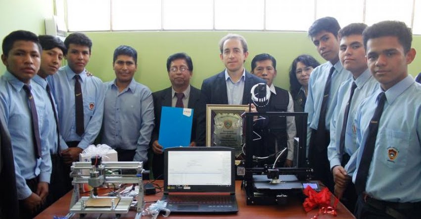 Escolares del colegio «Rafael Loayza» de Arequipa aplicarán diseño 3D en emprendimientos sociales Escolares del colegio «Rafael Loayza» de Arequipa aplicarán diseño 3D en emprendimientos sociales
