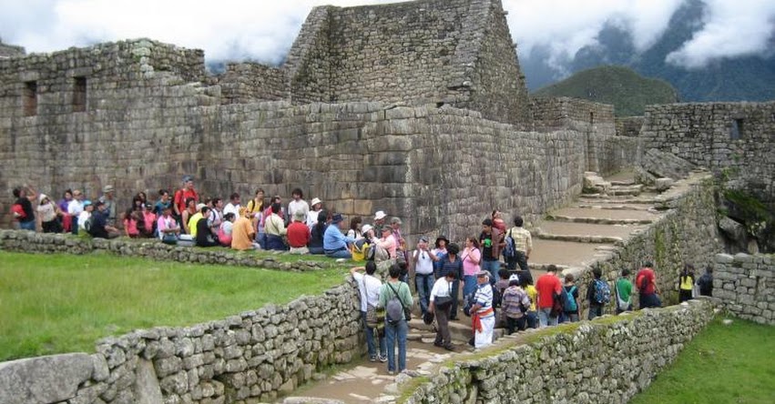Más de 28 mil escolares en extrema pobreza visitaron gratis Machu Picchu Más de 28 mil escolares en extrema pobreza visitaron gratis Machu Picchu