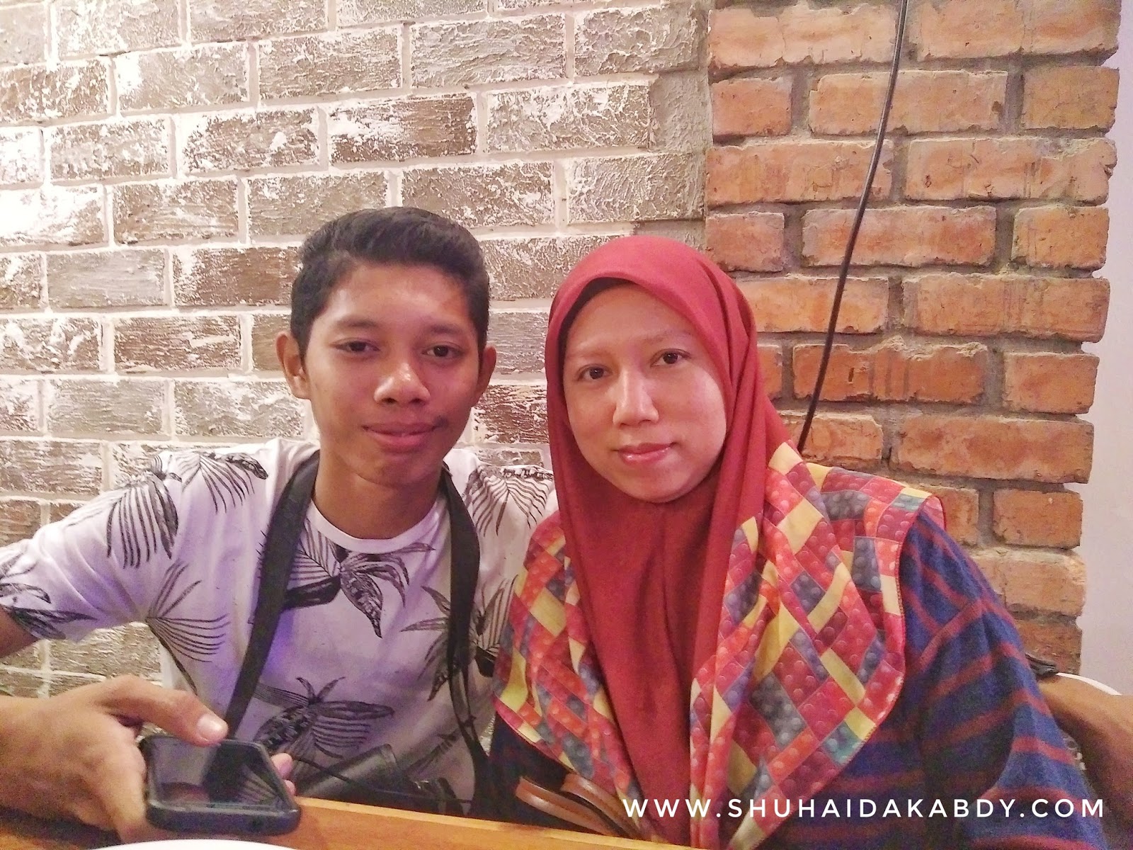 Sambutan Harijadi Abang di Washout Laundry & Cafe Sambutan Harijadi Abang di Washout Laundry & Cafe