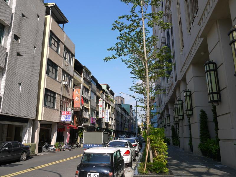 「雨遮不登記 房仲:新制上路前恐現搶照潮」的圖片搜尋結果