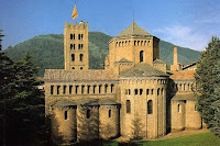 Fuente: http://sobreespana.com/wp-content/uploads/2010/03/monasterio-de-santa-maria-de-ripoll7.jpg