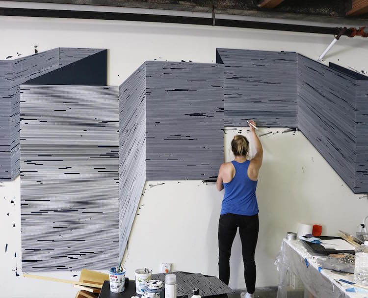 Stunning Hand-Drawn 3D Optical Illusions Play With Depth and Perspective Stunning Hand-Drawn 3D Optical Illusions Play With Depth and Perspective