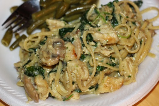 Featured Recipe: Chicken, Spinach, & Mushroom Pasta from Colie's Kitchen #SecretRecipeClub #recipe #chicken #pasta #maindish