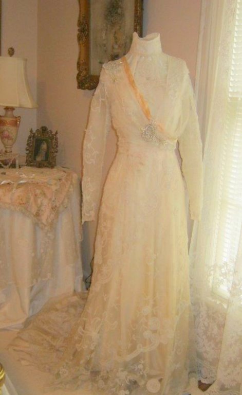 Aiken House & Gardens: An Amazing Collection of Victorian Lace Dresses