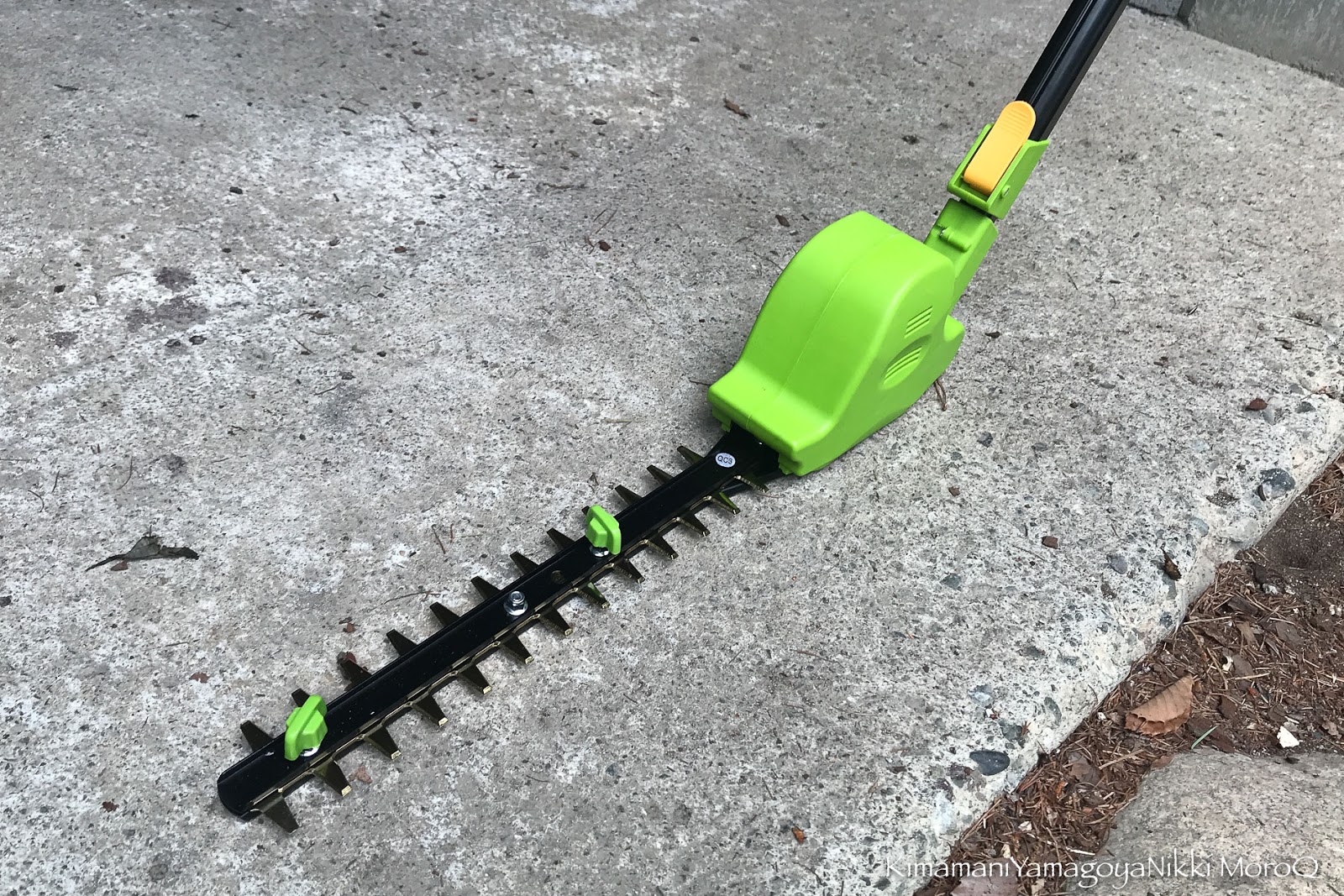 モノ市場 東海店 マジックトリマー コードレス伸縮植木バリカン 芝刈り