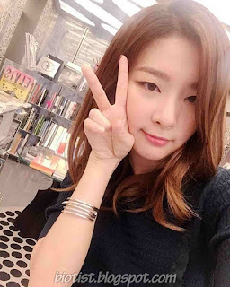 Red Velvet Seulgi Selca Photos - Selfie Photos of Kang Seul Gi Red Velvet Seulgi Selca Photos - Selfie Photos of Kang Seul Gi