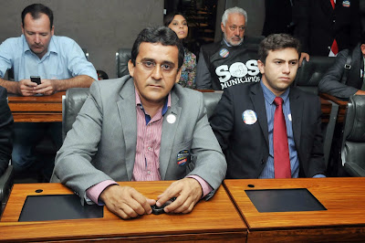 Resultado de imagem para fotos do prefeito naldinho